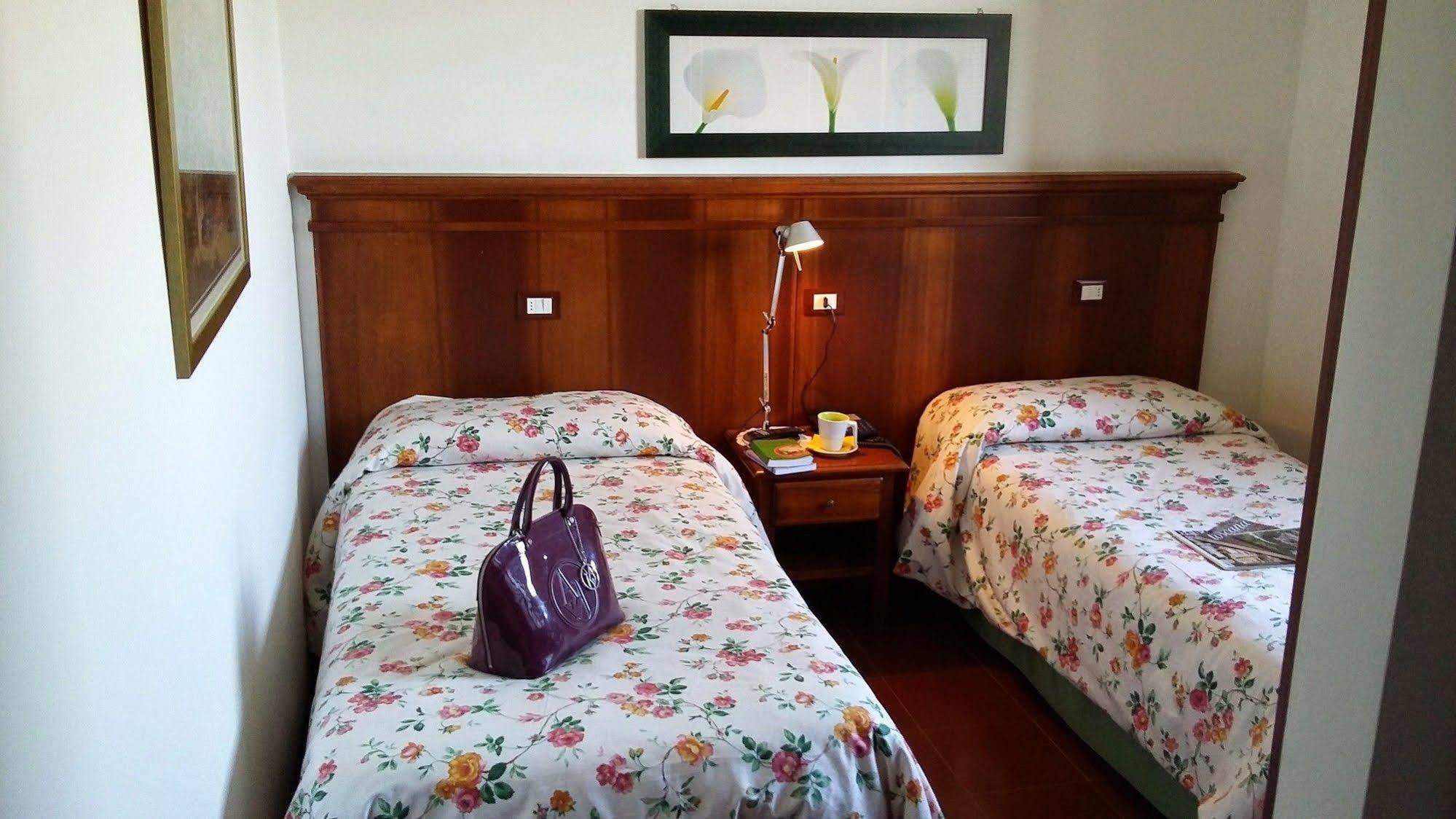 Hotel Porta Romana Di Luce Hotels Siena Luaran gambar